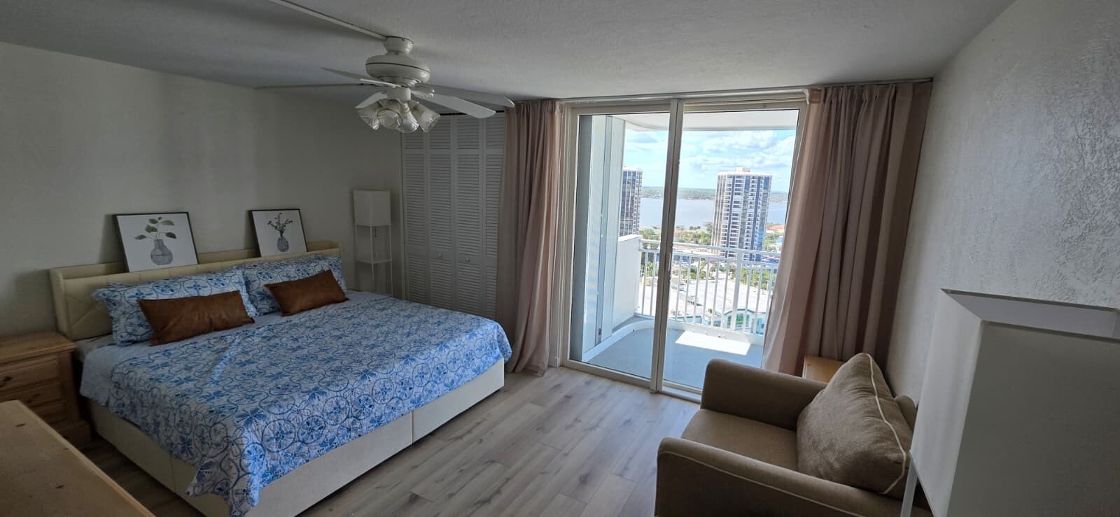 Building Photo - 3047 S Atlantic