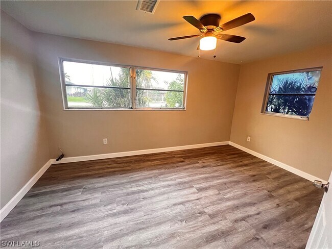 Building Photo - 733 Sesame Ct