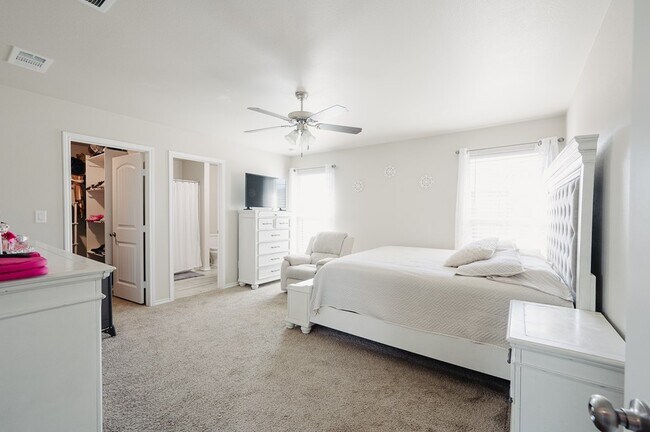 Building Photo - 9007 Antelope Ave