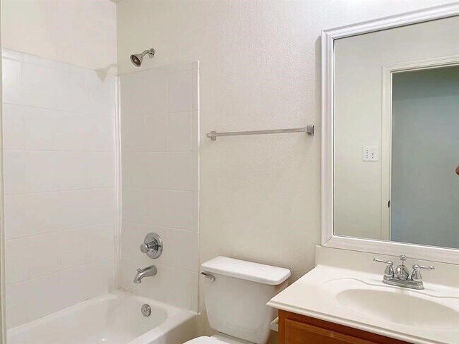 Building Photo - 20707 Fair Castle Dr