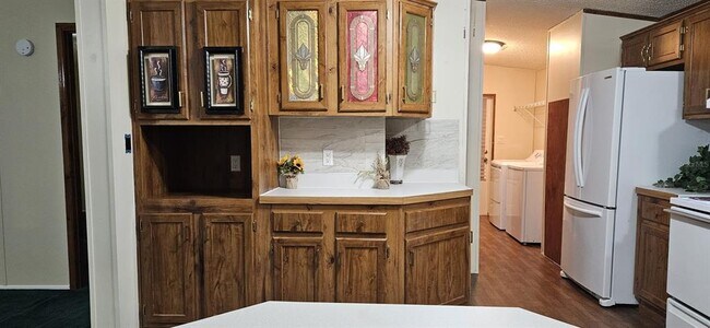 Building Photo - 3636 LAZY LAKE Dr S