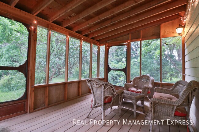 Building Photo - 47704 E 69th St