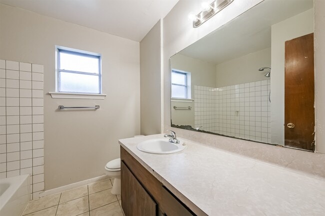 Building Photo - 4655 Orange Cir S