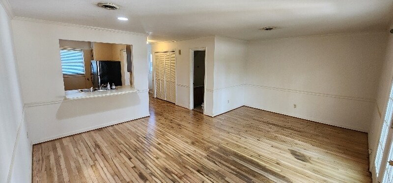 Building Photo - 461 Bramblewood Ln