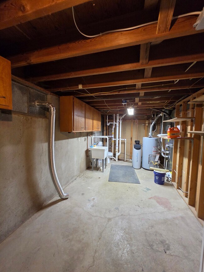 Building Photo - 4637 Clayton Dr