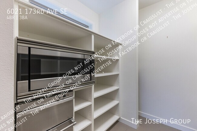 Building Photo - 6021 173rd Ave SE