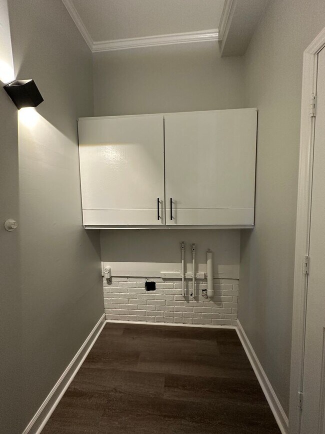 Building Photo - Fully Renovated Home with Unmatched Character