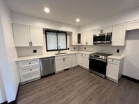 Building Photo - Updated Kitchen, carpet and freshly 3 bedroom / 2 bath home is right off Hwy 169 and Anderson Lak...