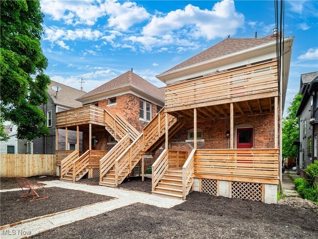 Building Photo - 1854 W 48th St