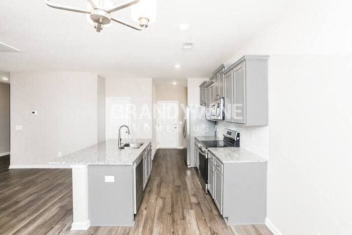 Building Photo - 321 Redmoss Dr