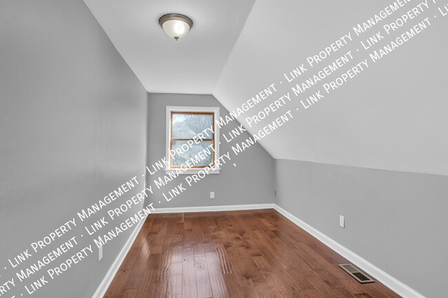 Building Photo - Holiday Special Half off Dec!  Spacious, R...