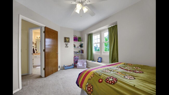 Building Photo - 2 Story Home for Rent in the Briargate Area