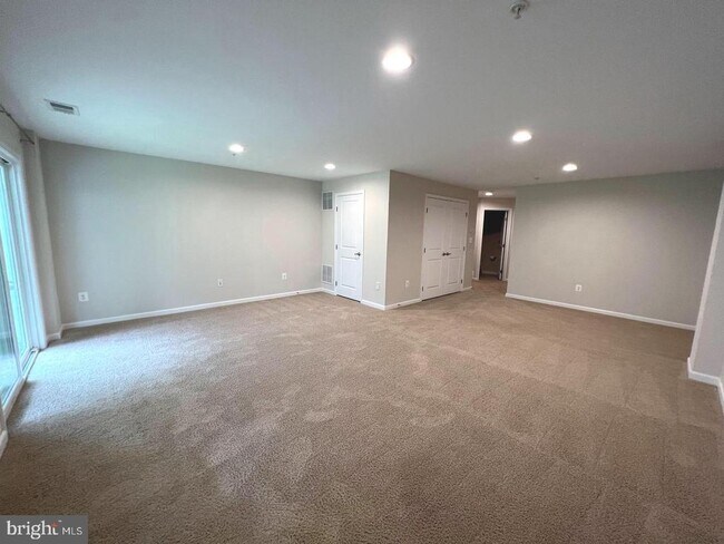 Building Photo - 356 Paladium Ct