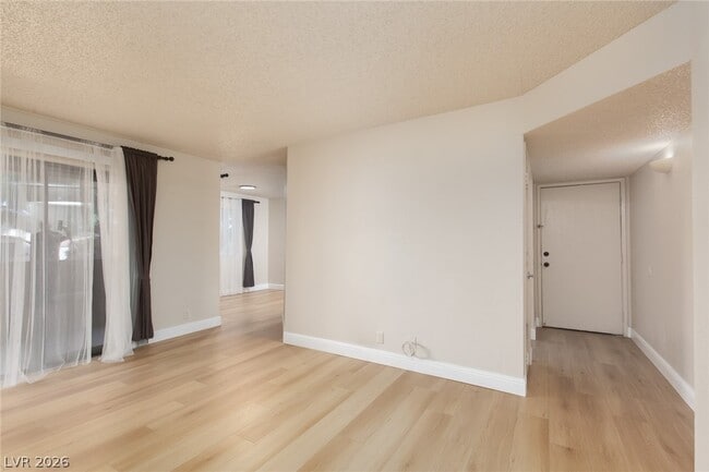 Building Photo - 3151 N Soaring Gulls Dr