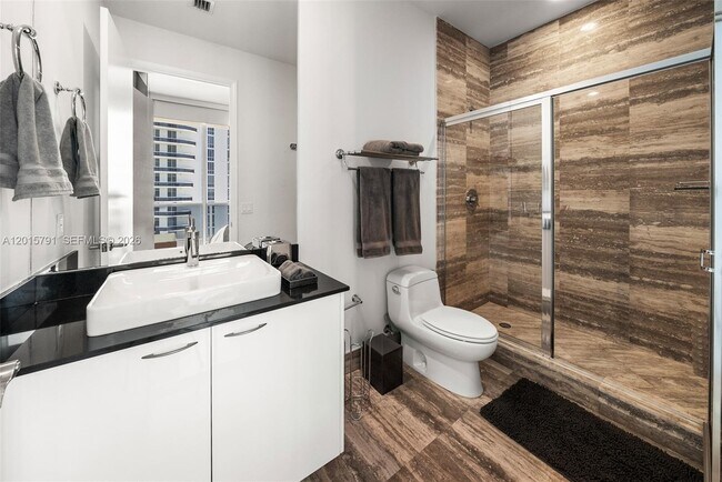 Building Photo - 15901 Collins Ave