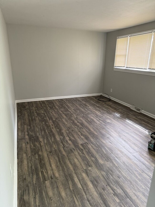 Building Photo - Nice 2BR/1Ba house