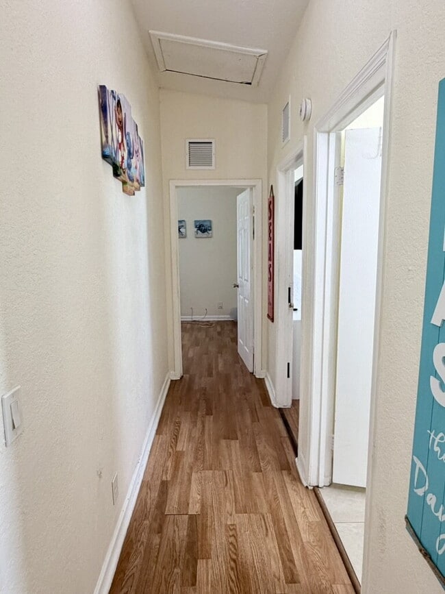 Building Photo - "Available Room in Shared Accommodation"