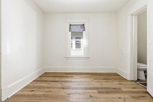 Building Photo - 2935 E 121st St