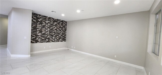 Building Photo - 3335 Commendation Dr