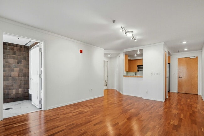 Building Photo - 2001 McAllister St