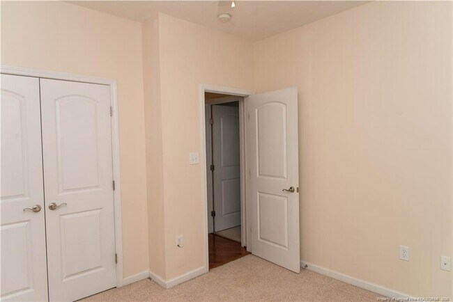Building Photo - 36 Wateredge Ln