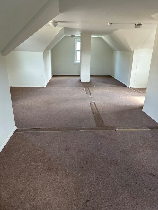 Building Photo - 27 Treno St