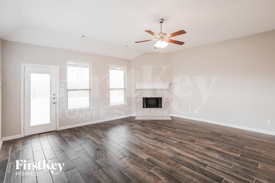 Building Photo - 304 Stefani Dr