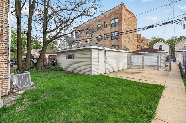 Building Photo - 5700 S Cicero Ave