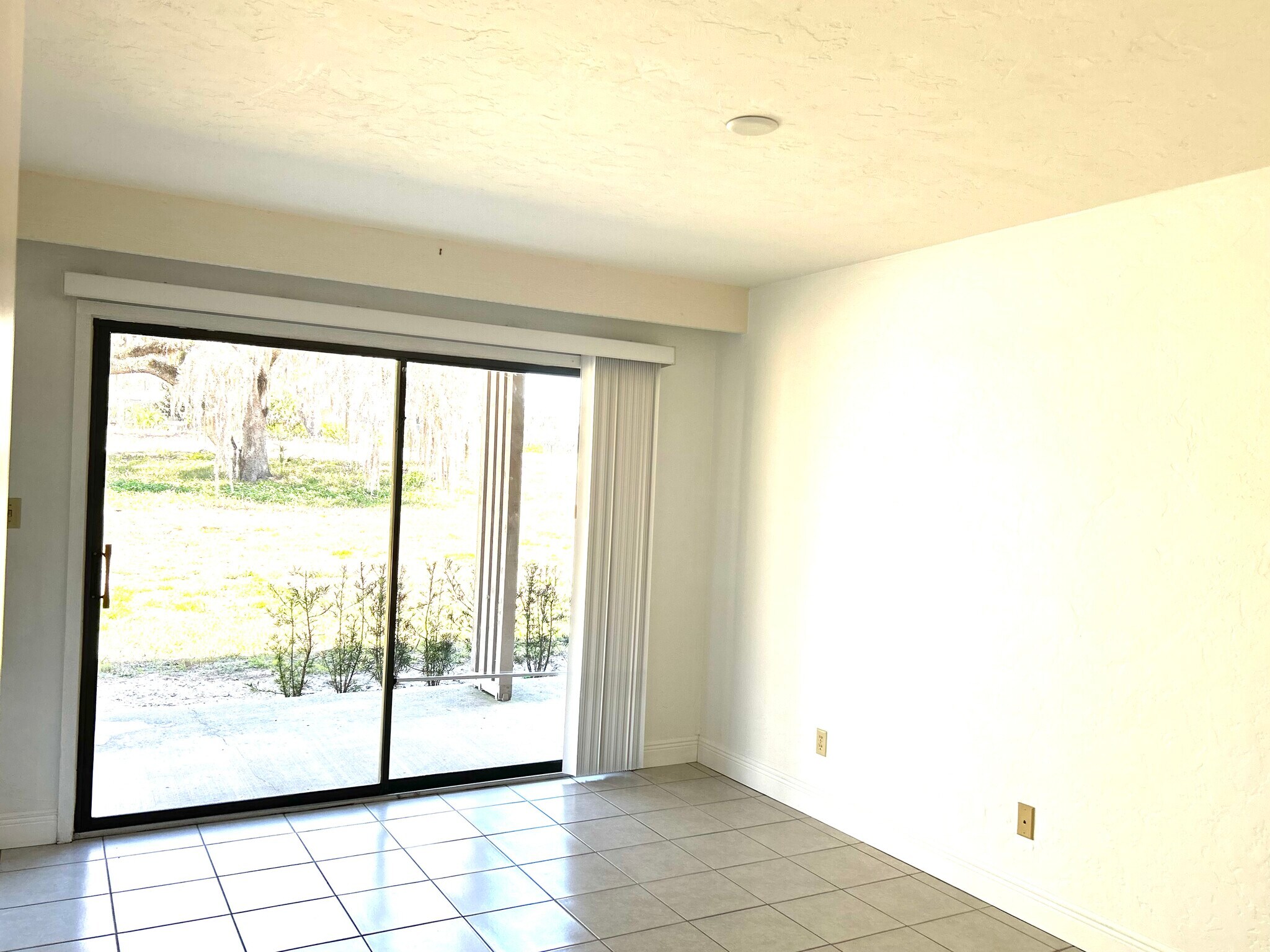 Slider door of first bedroom - 4031 Abbey Ct