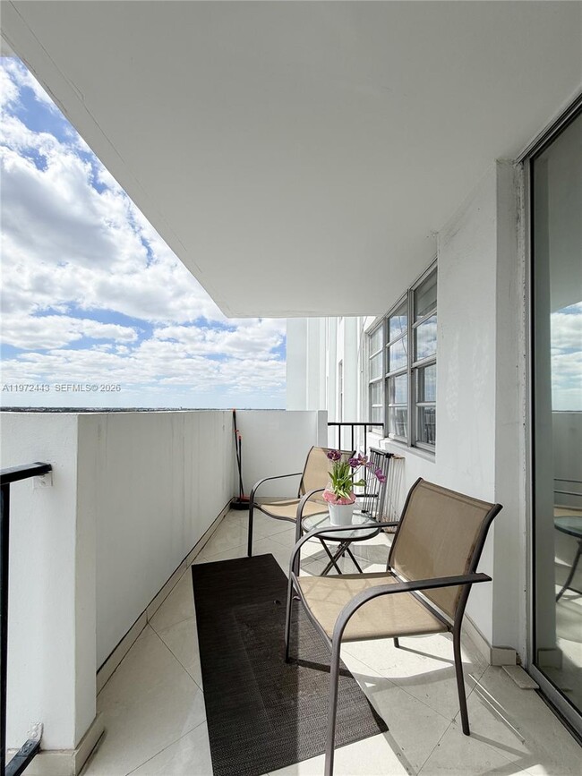 Building Photo - 2780 NE 183rd St