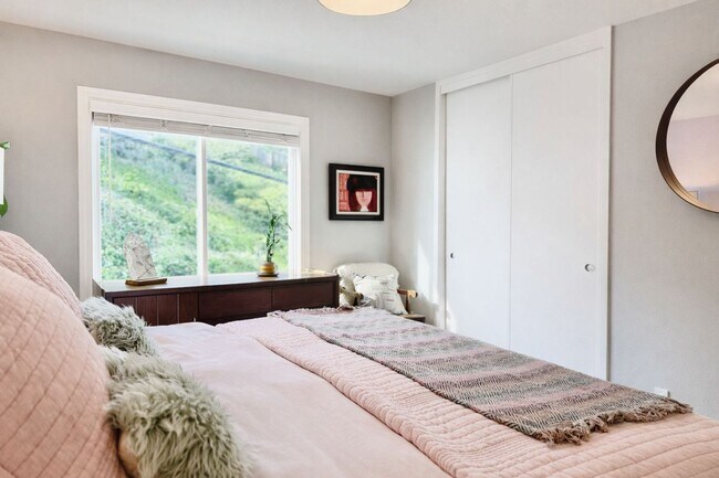 Building Photo - 3BR/2BA | Unobstructed Panoramic Views | Live Above the Fog | Intentional Living
