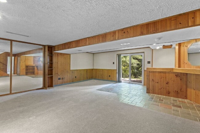 Building Photo - 7 Wood Oak Ct