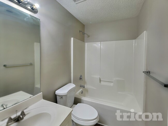 Building Photo - 3052 Westwinds Ct