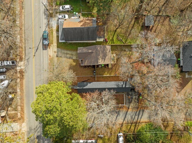Building Photo - Adorable 3 Bedroom House near NCSU - Available August 1st!