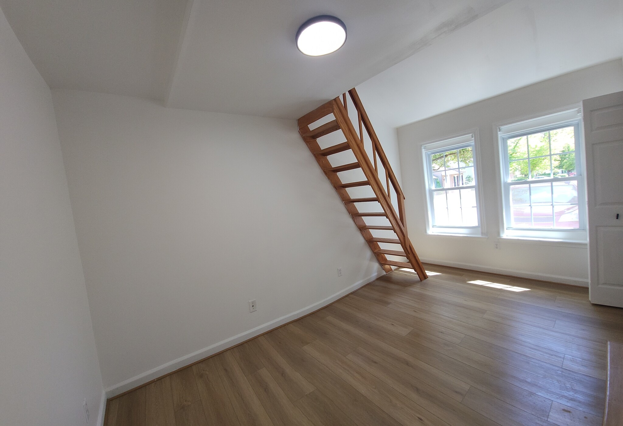 Building Photo - 1206 Caldwell Ct S