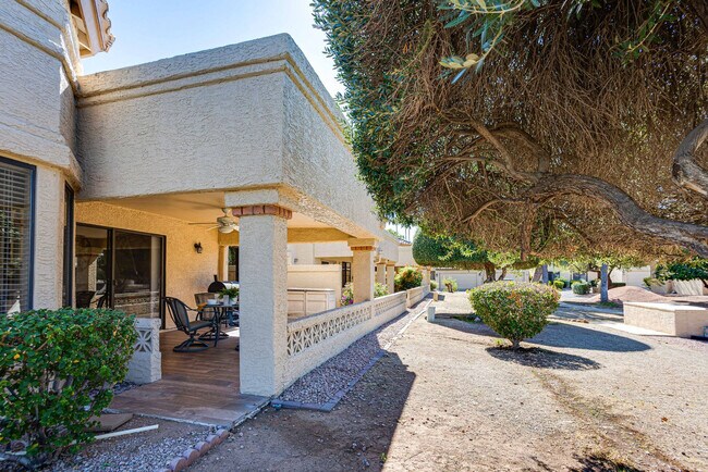 Building Photo - 7946 E Fountain Cove