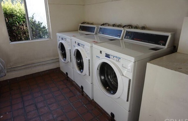 LAUNDRY ROOM/WASHER - 1345 Cabrillo Park Dr