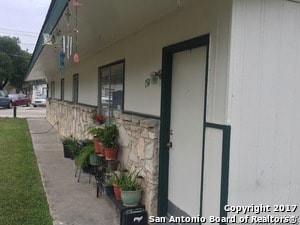 Building Photo - 144 W Villaret Blvd