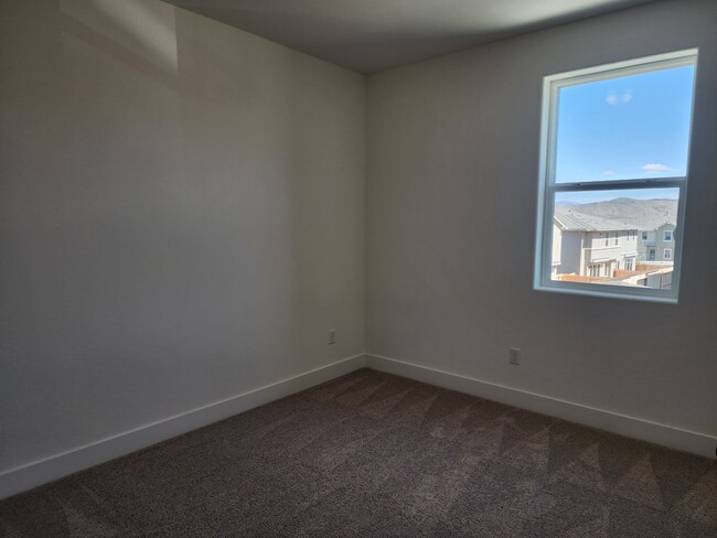 Building Photo - New  Townhome  in South Carson City