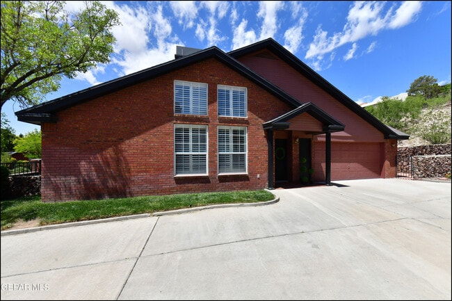 Building Photo - 31 Stratford Hall Cir