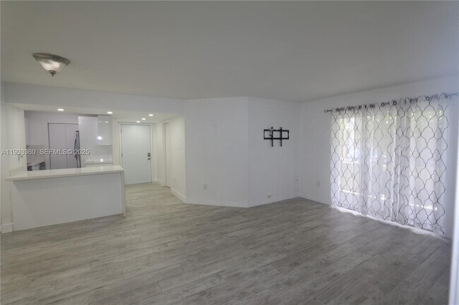 Building Photo - 10755 SW 108th Ave