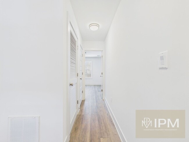 Building Photo - ½ OFF Your First Month’s Rent - Beautiful Townhome in Waynesboro!