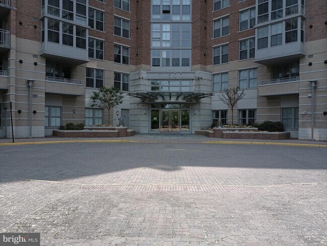 Building Photo - 11800 Sunset Hills Rd