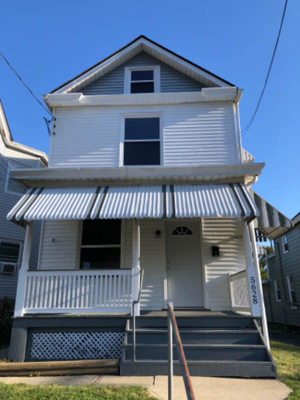 Building Photo - 5628 Abbottsford St