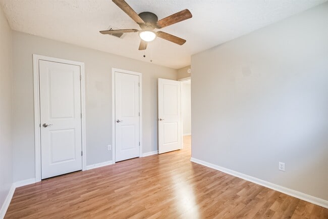 Building Photo - 9714 Railton St