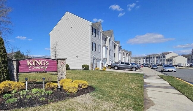 Building Photo - 3 BR/4 BA Townhome - Vineland - Kings Cros...