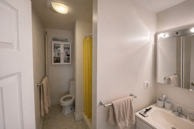 Building Photo - 15 Revere St