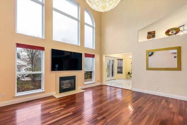 Building Photo - 627 Fox Hill Estates Dr