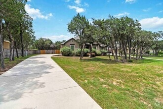 Building Photo - 944 Wilderness Oaks