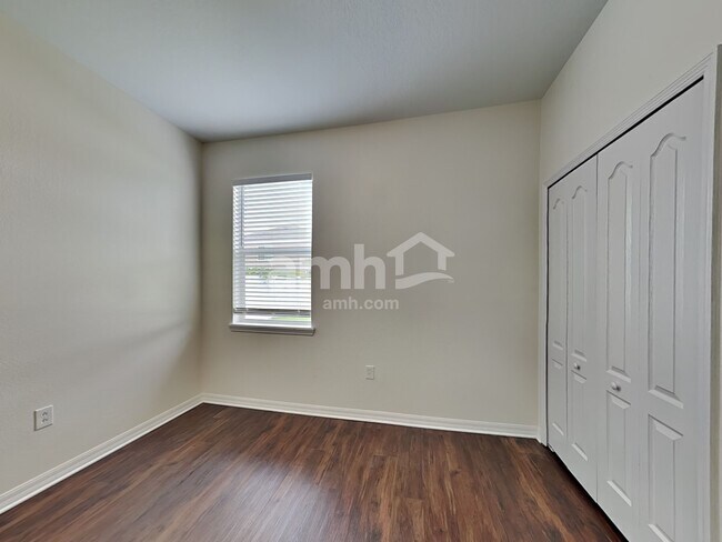 Building Photo - 3721 Crystal Dew St